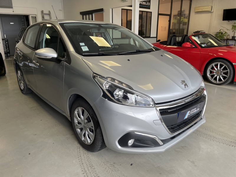 PEUGEOT 208 1.6 BlueHDi - 100 BERLINE Style DISPONIBLE VERS TOULON 83