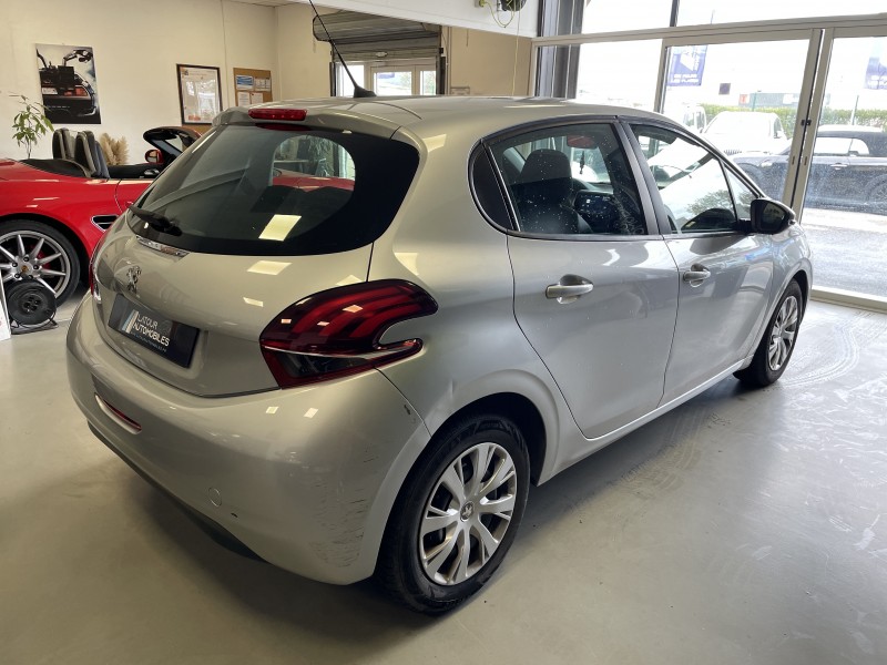 PEUGEOT 208 1.6 BlueHDi - 100 BERLINE Style DISPONIBLE VERS TOULON 83